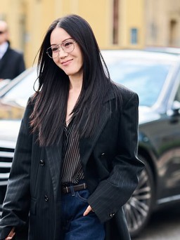 Quần jeans và áo blazer, đẹp xuất sắc để đi chơi và đi làm