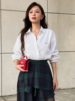 Chân váy vạt chéo giúp mọi vóc dáng trở nên thanh lịch