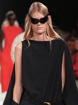 Trang phục không phom dáng lại gây sốt trong mùa mới