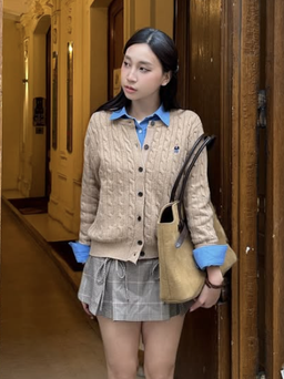 Tôn dáng và thời thượng cùng chân váy ngắn xếp ly