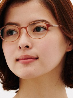 Dòng kính mắt toàn diện 'nhẹ như không' khiến dân văn phòng phát sốt