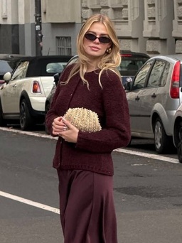 Áo len mặc bên ngoài váy, bản phối dành cho những cô nàng sành điệu