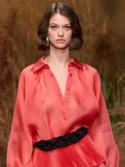 Những mẫu váy áo giúp các nàng bánh bèo chiếm trọn spotlight