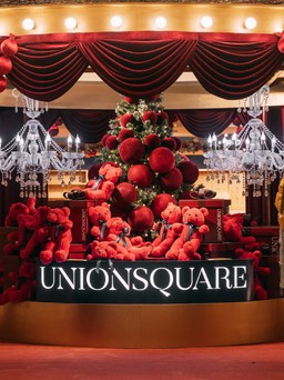 Rực rỡ 'Làng Giáng sinh' ngay trong trung tâm thương mại