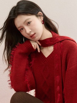 Chân váy da, chân váy dáng dài hợp nhất với dáng áo len