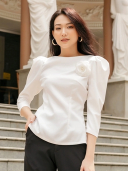 Áo cổ thuyền khiến bạn 'tỏa sáng' nhờ nét thanh tao