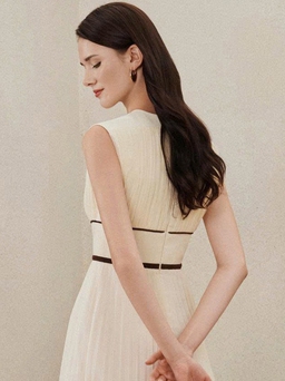 Quần ống rộng, váy dài và giày cao gót, bộ ba hoàn hảo cho mọi phong cách