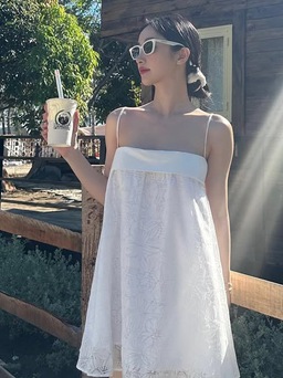 Váy babydoll trắng, ‘khoảng lặng’ ngọt ngào cho những nàng thơ yêu sự tối giản