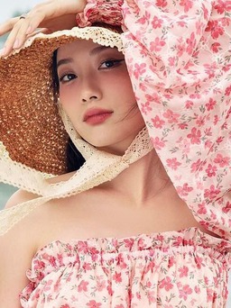 Họa tiết hoa lá trong tủ đồ mùa hè