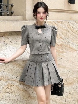 Thanh lịch và trẻ trung với trang phục đồng bộ