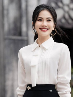 Đẹp chuẩn ‘nàng thơ’ công sở chỉ với áo sơ mi trắng