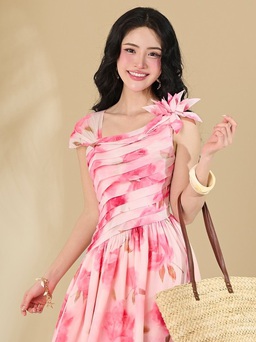 Nhẹ bước trong nắng với những thiết kế họa tiết bay bổng