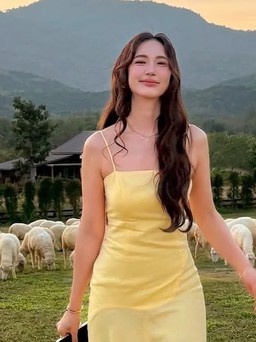 Váy dài, nâng tầm thời trang đi biển của bạn