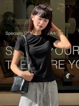 Tôn đôi chân dài miên man với quần kẻ sọc ống rộng