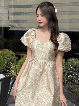 Váy hoa nổi giúp nàng thêm kiêu kỳ trong từng bước đi
