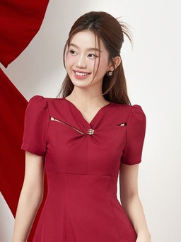 Đầm đỏ khuấy động những ngày hè bất tận