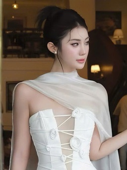 Sang trọng và gợi cảm với váy dự tiệc phối cape voan