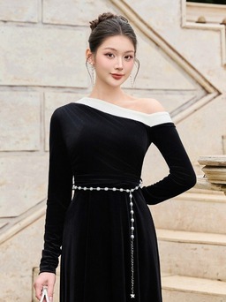 Nét đẹp cổ điển giữa ngày hè cùng đầm nhung tinh tế