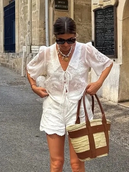 Quần shorts rộng, kiểu quần slouchy chic thoải mái của mùa hè 2025
