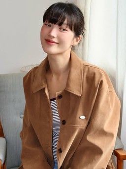 Những chiếc áo khoác giao mùa đẹp nhất khi diện cùng quần jeans xanh