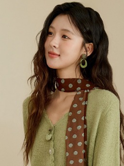 Cardigan là chiếc áo len đáng sắm nhất mùa này