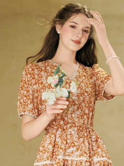 Gam màu nâu trong veo, đẹp ngây ngất giữa trời thu