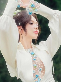 Đầm họa tiết giúp nàng khắc họa vẻ đẹp lãng mạn