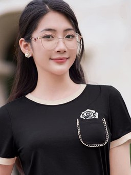 Áo cổ tròn là mảnh ghép nâng tầm phong cách tối giản