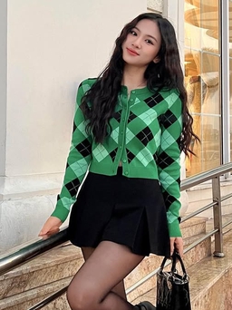 Cardigan và chân váy ngắn - bản phối ngọt ngào, đầy phóng khoáng