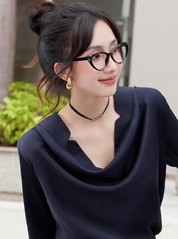 Áo không cổ ghi điểm cho vẻ ngoài thanh lịch nhờ sự giản đơn