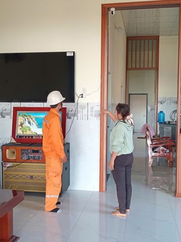 Điện sáng vùng tái định cư Lơ Pang, xuân mới thêm no ấm