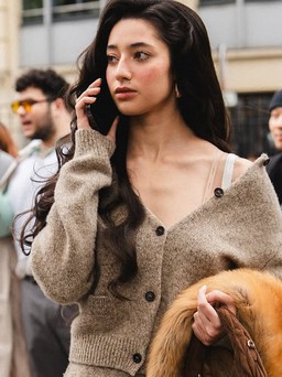 Vẻ đẹp hình học thanh lịch của chân váy chữ A