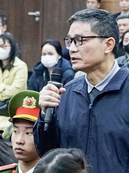 Cựu Cục trưởng Nguyễn Thanh Phong khai không đề cập tiền mà ‘đưa bao nhiêu thì đưa’