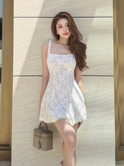 Tôn vinh vẻ đẹp đài các với đầm ren hoa