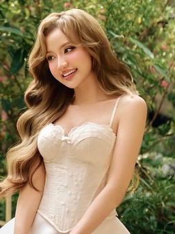 Muôn kiểu biến tấu với áo corset đa sắc