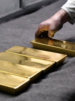 Nhà hảo tâm bí ẩn tặng 21 kg vàng để TP.Osaka sửa ống nước