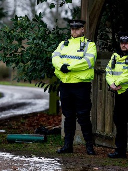 Hoàng gia Anh 'bật đèn xanh' cho kế hoạch tước quyền kế vị của ông Andrew?