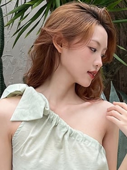 Khoe vai trần gợi cảm đầy tinh tế với áo lệch vai