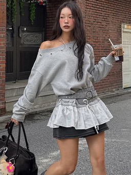 Cá nhân hóa phong cách thời trang với túi đính charm