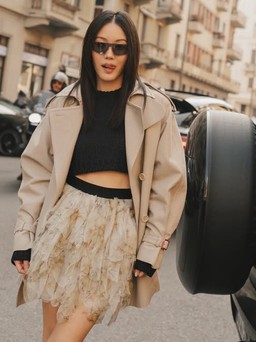 Chân váy bồng bềnh tiểu thư 'đổ bộ' đường phố