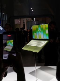 Các nhà sản xuất PC khổ sở vì 'cú sốc' MacBook Neo