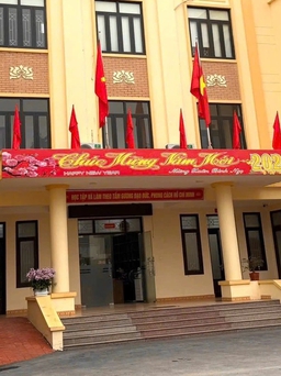 Chậm xử lý hồ sơ, 4 cán bộ phường bị đình chỉ công tác