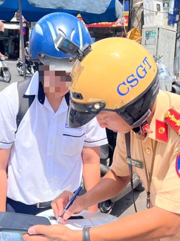 Nhiều phụ huynh bị CSGT xử phạt vì giao xe cho con chưa đủ tuổi