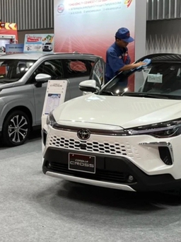 Ô tô hybrid hút khách bất chấp sức mua giảm, xe Toyota bán chạy nhất