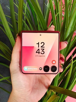 Samsung bất ngờ tung bản cập nhật One UI 8.5 cho Galaxy Z Flip7