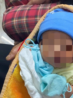 Quảng Trị: Cháu bé sơ sinh bị bỏ rơi dưới hầm chui cao tốc