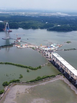 Tiến độ cầu vượt nhịp sông lớn nhất châu Á nối TP.HCM với Đồng Nai