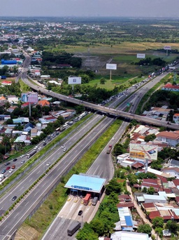 Sân bay Long Thành khai thác thương mại cuối 2026, đi về TP.HCM đường nào?