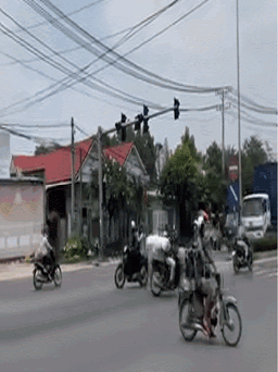 Công an làm rõ nhóm người truy đuổi, đánh nhau giữa giao lộ ở TP.HCM