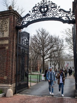 Đại học Harvard đối mặt vụ kiện mới từ chính quyền liên bang